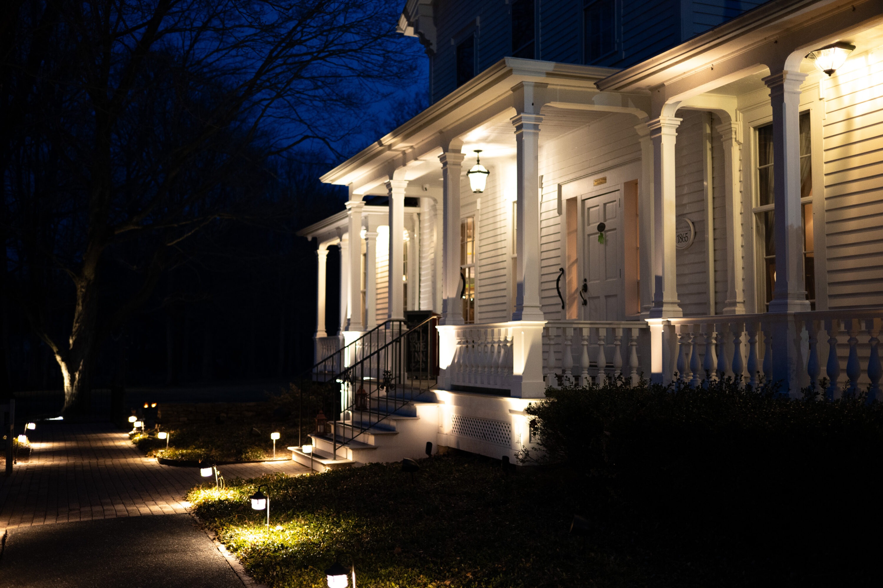 Old Lyme Inn at night